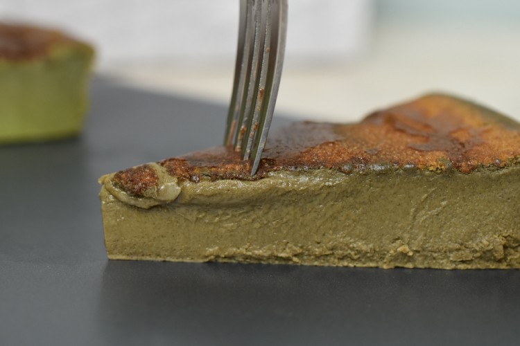 グルテンフリーの生ガトーショコラほうじ茶味